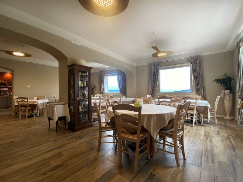 Ottima opportunità ad Arcugnano: rinomato e ben curato ristorante con grande appartamento al pian...