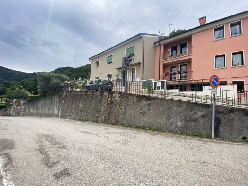 Ottima opportunità ad Arcugnano: rinomato e ben curato ristorante con grande appartamento al pian...