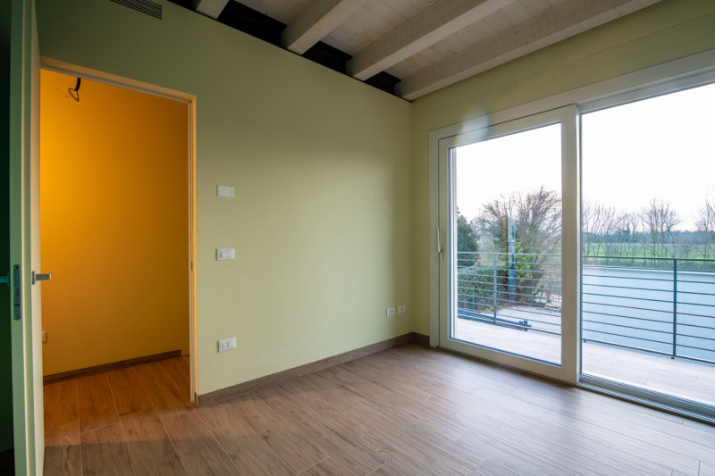 Nel cuore del centro di Campo San Martino proponiamo in vendita una splendida casa singola di 200...