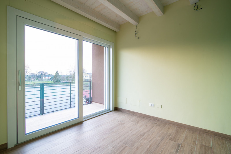 Nel cuore del centro di Campo San Martino proponiamo in vendita una splendida casa singola di 200...