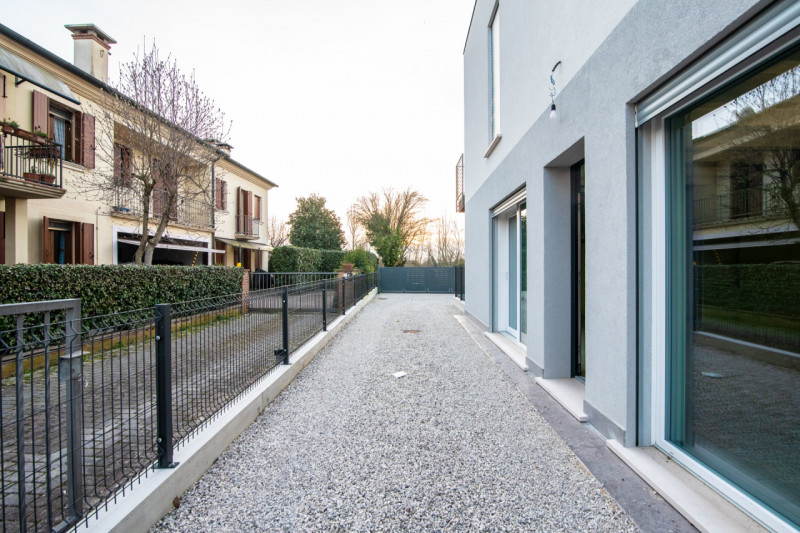 Se stai cercando una casa nuova, indipendente e pronta ad accompagnare ogni fase della tua vita f...