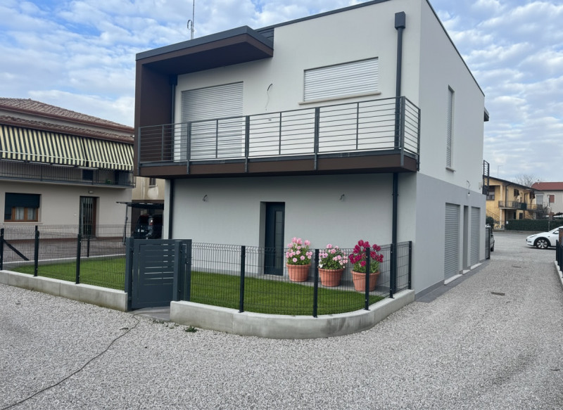 Se stai cercando una casa nuova, indipendente e pronta ad accompagnare ogni fase della tua vita f...