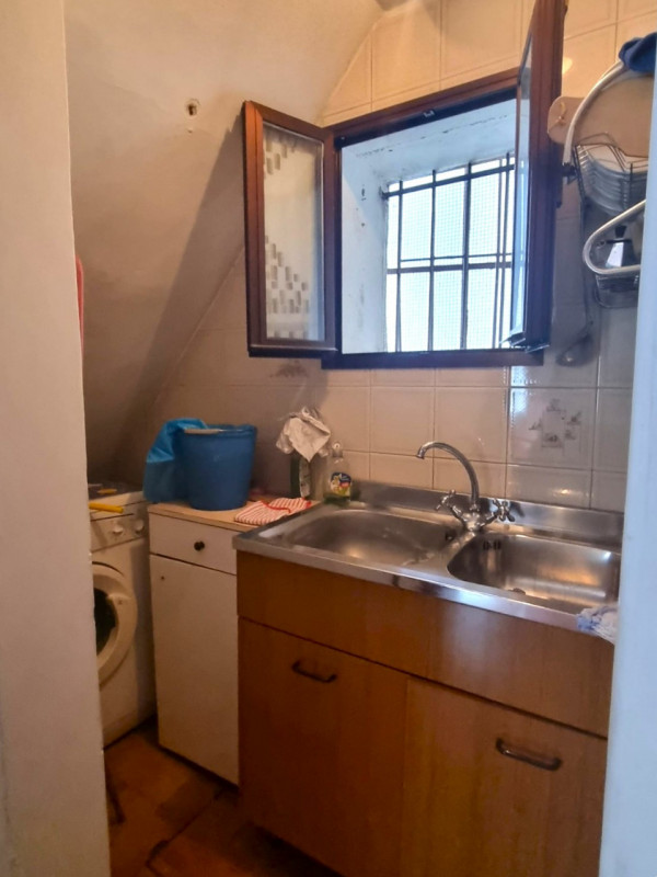 In zona Oliero di sopra a 3 minuti dal centro di Valstagna, 
abitazione cielo terra di buona metr...