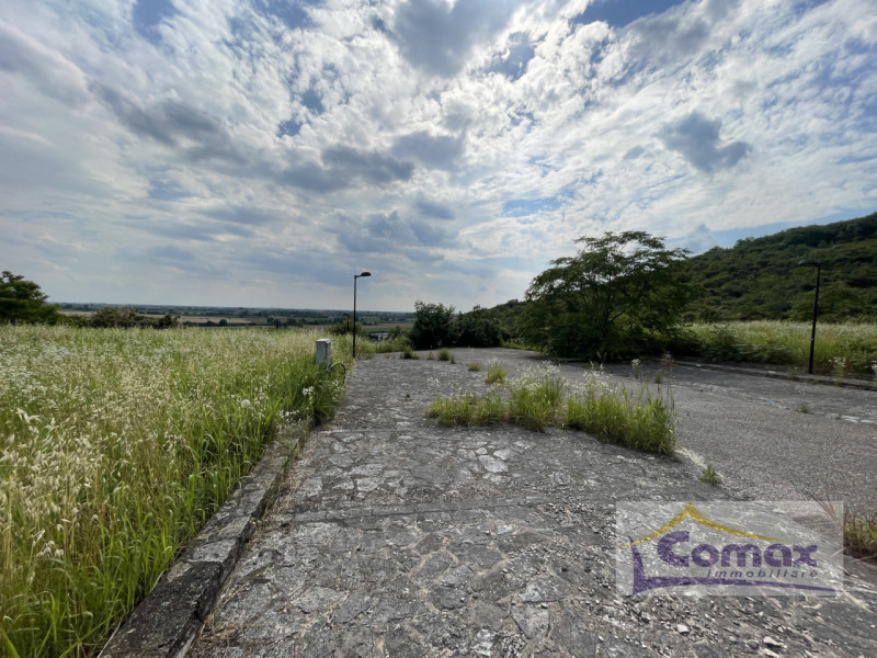 Riferimento T1278

Albettone località Lovertino, Lotto edificabile residenziale sulla sommità del...