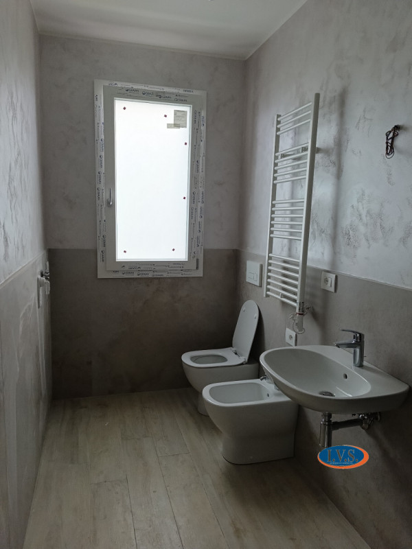 MONTEGALDA (VI): In tranquilla zona residenziale vendesi appartamento BICAMERE al primo piano in ...