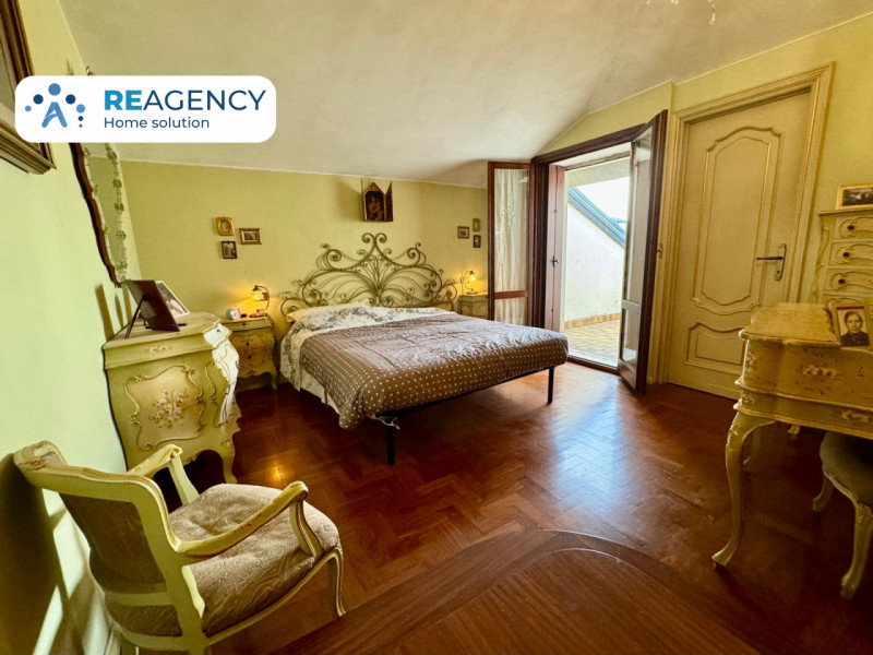 VICENZA, ZONA SANTA BERTILLA

Stai cercando un appartamento attico dagli ampi spazi e con terrazz...