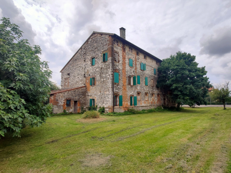 ROVOLON - Bastia - In una posizione residenziale strategica, comoda alle arterie principali e ai ...