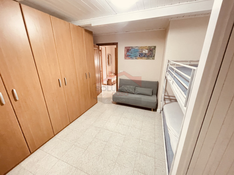 A Cesuna, nel suggestivo Villaggio dei Fiori, proponiamo delizioso appartamento quadrilocale con ...