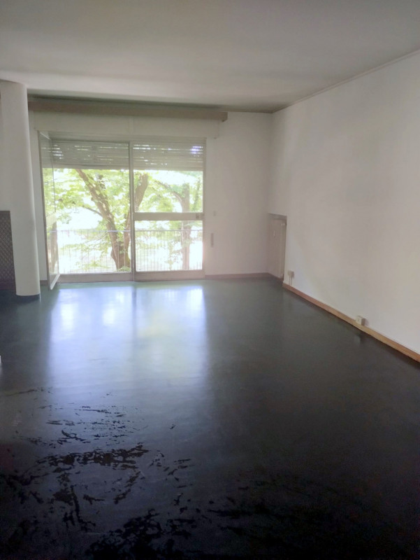 CITTA' GIARDINO: APPARTAMENTO 3 CAMERE DA RISTRUTTURARE €.425.000 RIF.FBC001

Nella prestigiosa z...