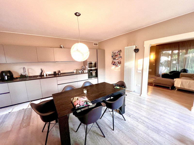 SS.TRINITA' A pochi minuti dalla piazzetta Buonarroti, splendida bifamiliare in orizzontale di ci...