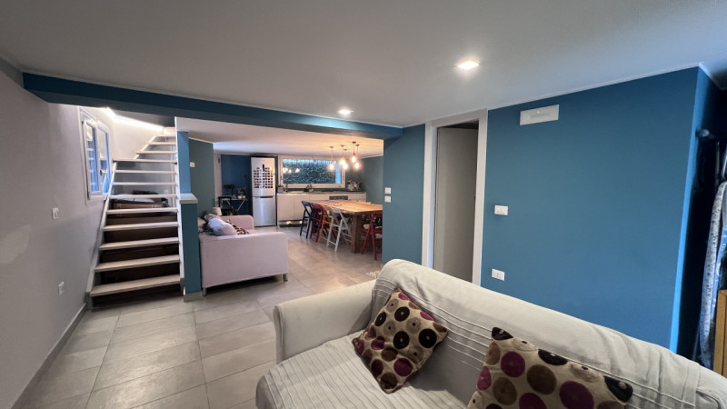 SS.TRINITA' A pochi minuti dalla piazzetta Buonarroti, splendida bifamiliare in orizzontale di ci...