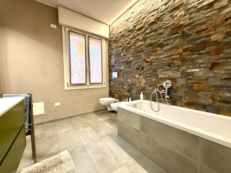 SS.TRINITA' A pochi minuti dalla piazzetta Buonarroti, splendida bifamiliare in orizzontale di ci...