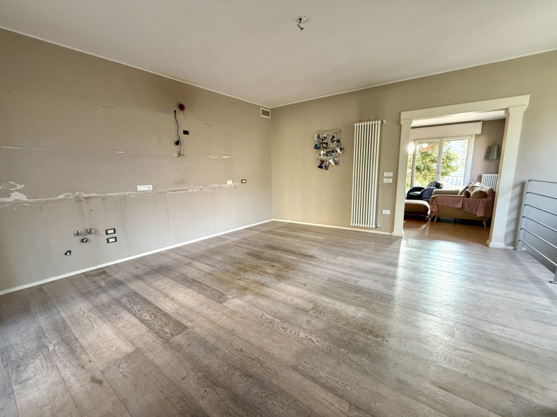 SS.TRINITA' A pochi minuti dalla piazzetta Buonarroti, splendida bifamiliare in orizzontale di ci...