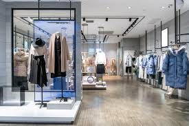 Limitrofi del centro storico di Vicenza, proponiamo in vendita un negozio locato con regolare con...