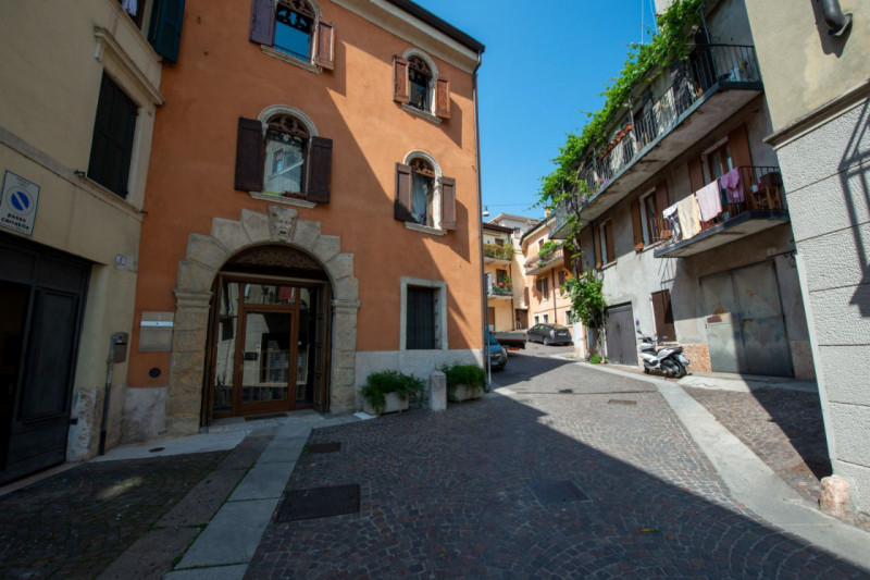 Verona Affitto Appartamento trilocale