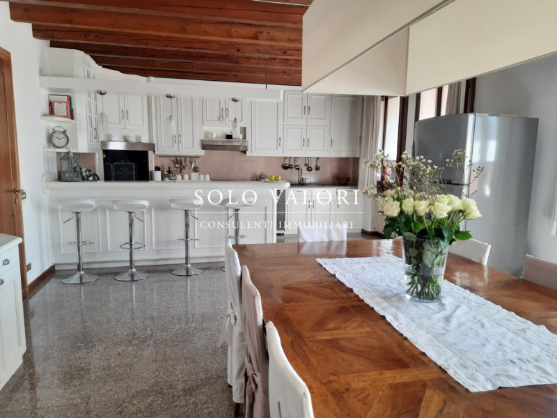 Rif. BC214 (m. /WhatsApp: +39 3939878704)

CASA SIGNORILE A BASSANO DEL GRAPPA

LOCALITÀ: Bassano...