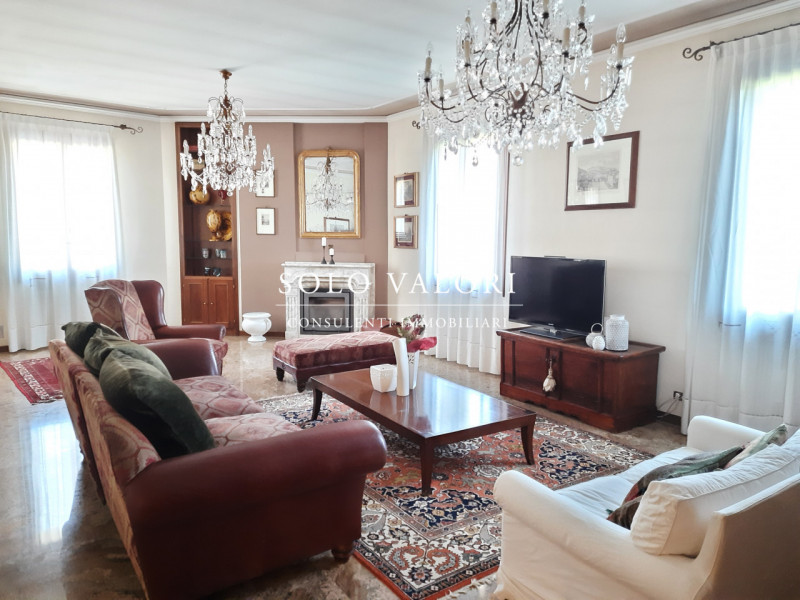 Rif. BC214 (m. /WhatsApp: +39 3939878704)

CASA SIGNORILE A BASSANO DEL GRAPPA

LOCALITÀ: Bassano...