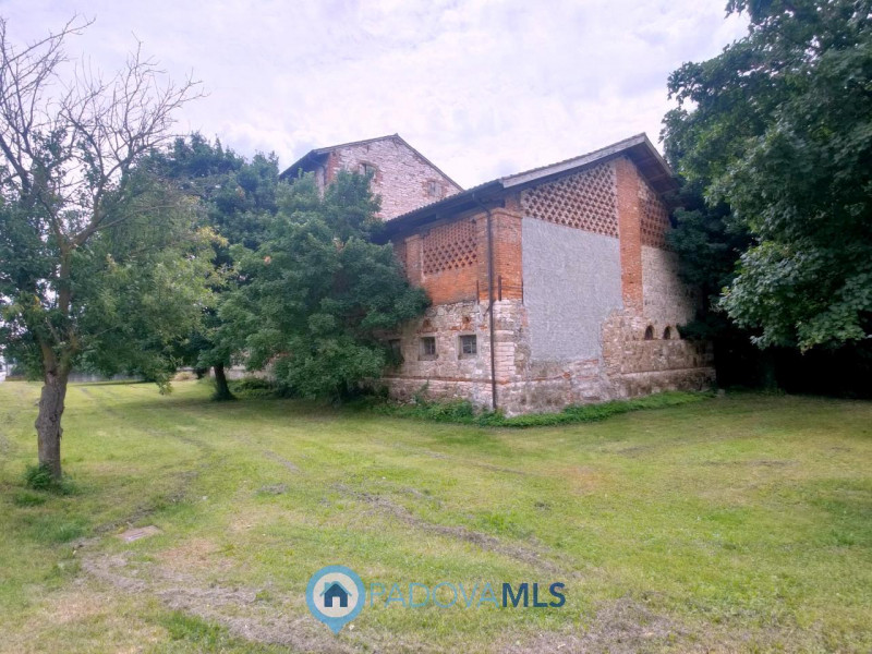 Immobile in esclusiva al Gruppo Padova MLS

ROVOLON - Bastia - In una posizione residenziale stra...