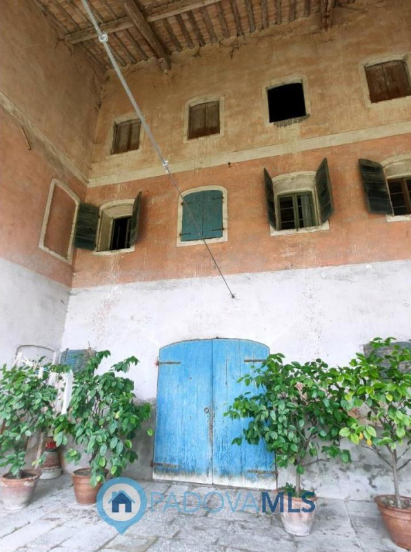 Immobile in esclusiva al Gruppo Padova MLS

ROVOLON - Bastia - In una posizione residenziale stra...