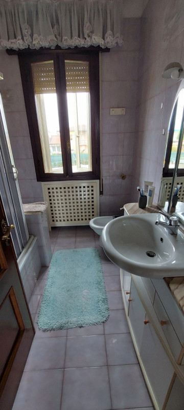 Proponiamo in vendita una spaziosa abitazione di casa singola a Carturo di Piazzola sul Brenta, d...