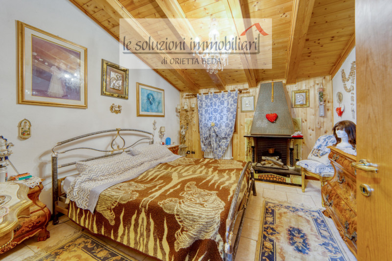 Polverara, a pochi minuti dal centro del paese, proponiamo in vendita una spaziosa casa accostata...