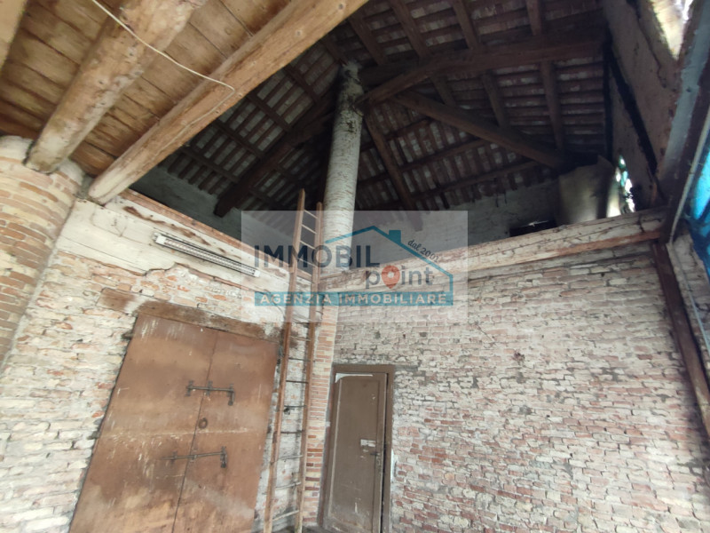 Nel cuore del rinomato quartiere Danovi a Tencarola di Selvazzano Dentro, presentiamo una straord...