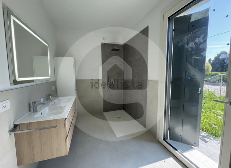 In vendita a Santa Giustina In Colle, nella zona di Fratte, proponiamo in vendita una splendida p...