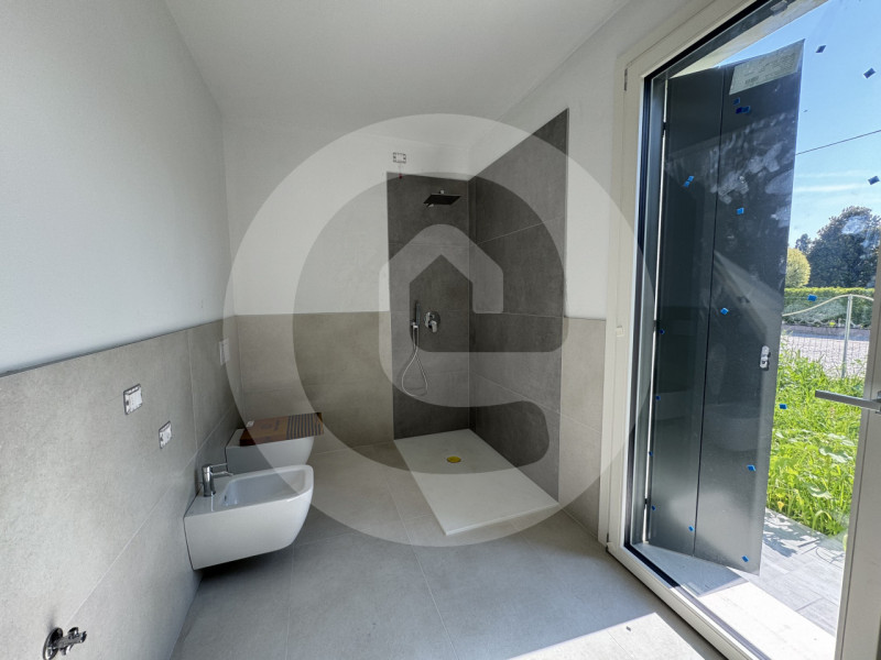 In vendita a Santa Giustina In Colle, nella zona di Fratte, proponiamo in vendita una splendida p...