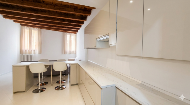 (Per INFO Monica 3482688677) A Padova, in centro storico, nelle vicinanze del Duomo e delle Rivie...