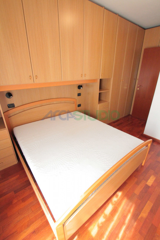 In posizione centrale a Bolzano Vicentino, proponiamo in affitto un luminoso miniappartamento sit...