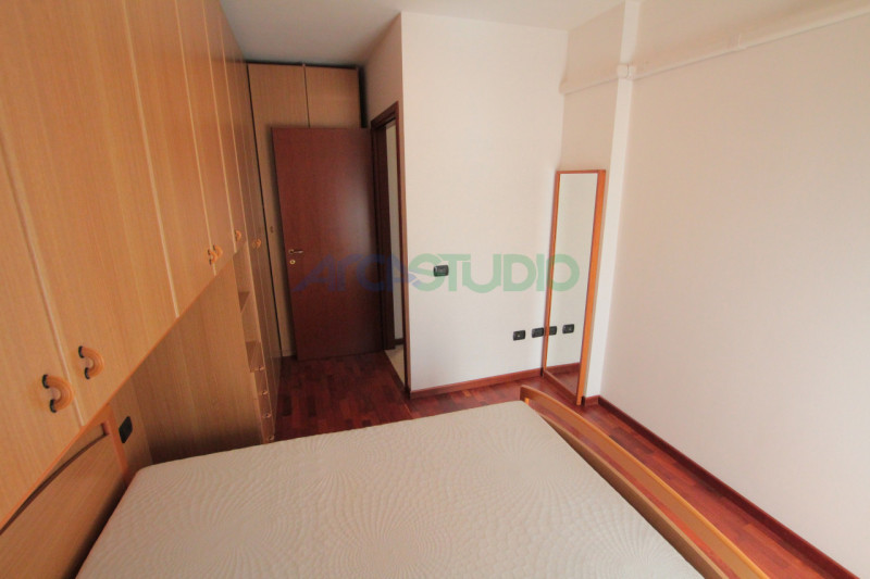 In posizione centrale a Bolzano Vicentino, proponiamo in affitto un luminoso miniappartamento sit...