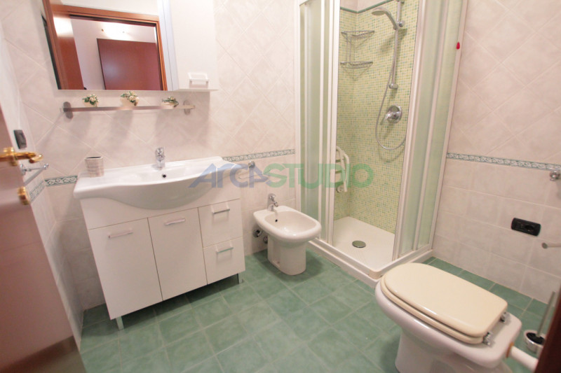 In posizione centrale a Bolzano Vicentino, proponiamo in affitto un luminoso miniappartamento sit...