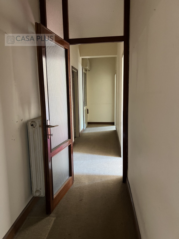 NOSTRA ESCLUSIVA - In posizione di pregio  difronte a "PORTA BASSANO"  
L' appartamento offre  vi...