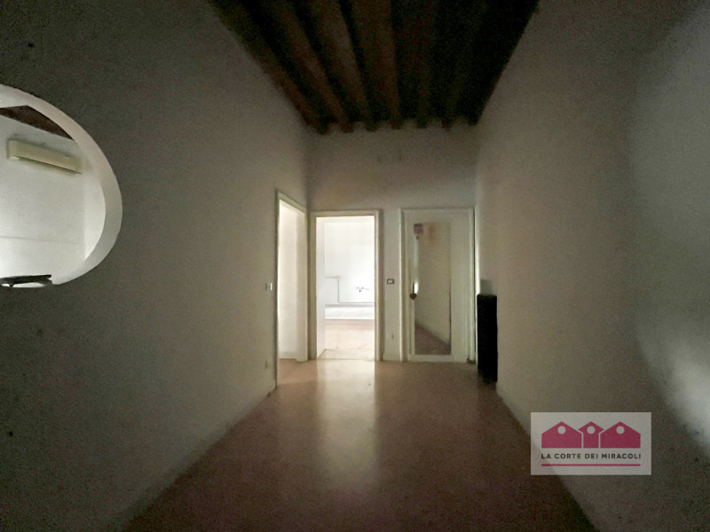 VICENZA: COMODO UFFICIO IMMEDIATAMENTE DISPONIBILE IN LOCAZIONE IN CONTRA PEDEMURO SAN BIAGIO RIF...