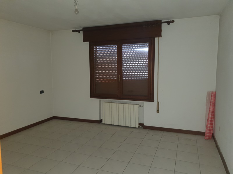 Si propone in vendita un ufficio di mq 90 in palazzina composta da due unità.
Immobile al piano p...