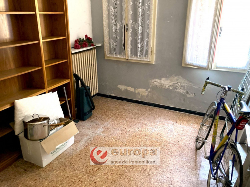 SETTECA'(VI), in posizione interna, Strada Paradiso, comoda a servizi e infrastrutture quali cent...