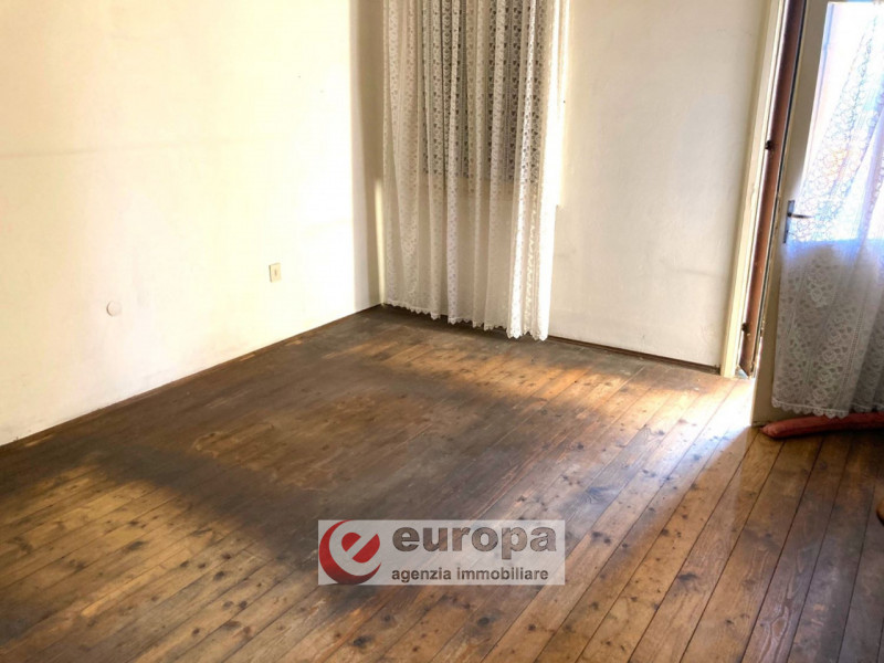 SETTECA'(VI), in posizione interna, Strada Paradiso, comoda a servizi e infrastrutture quali cent...