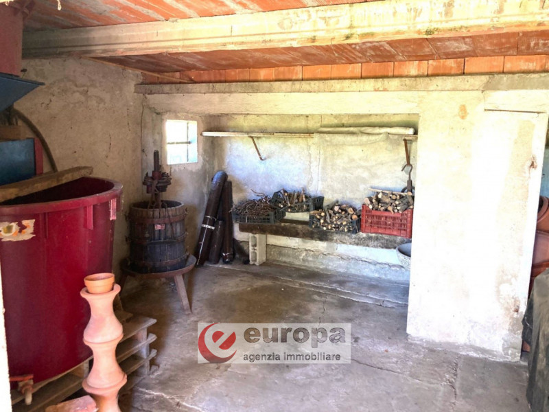 SETTECA'(VI), in posizione interna, Strada Paradiso, comoda a servizi e infrastrutture quali cent...