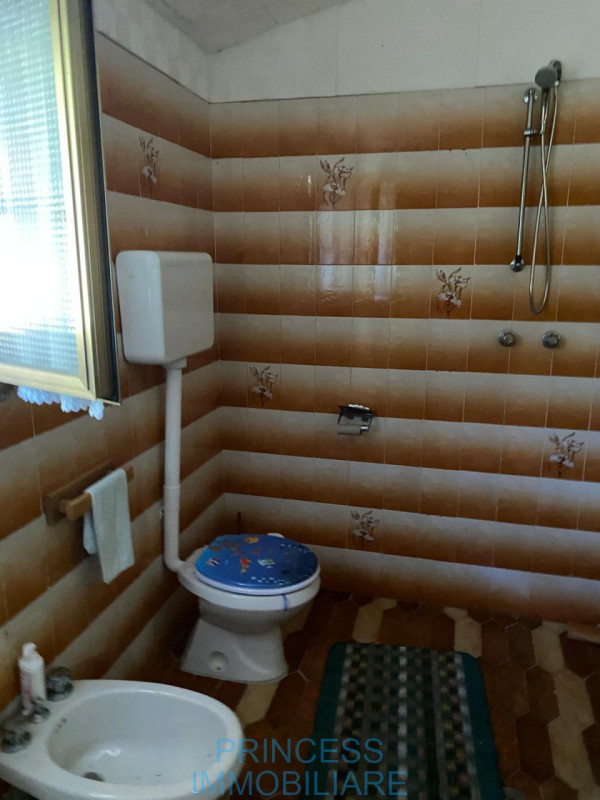 Situata nel caratteristico quartiere di Val Maso a Valli del Pasubio, questa coccola casa singola...