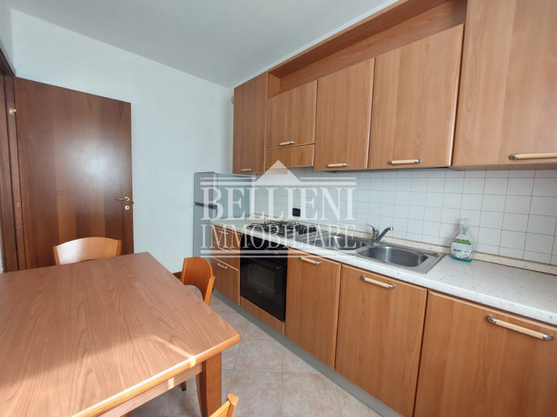 VIALE CRISPI: Grazioso mini situato in zona ben servita, inserito in un condominio di recente cos...