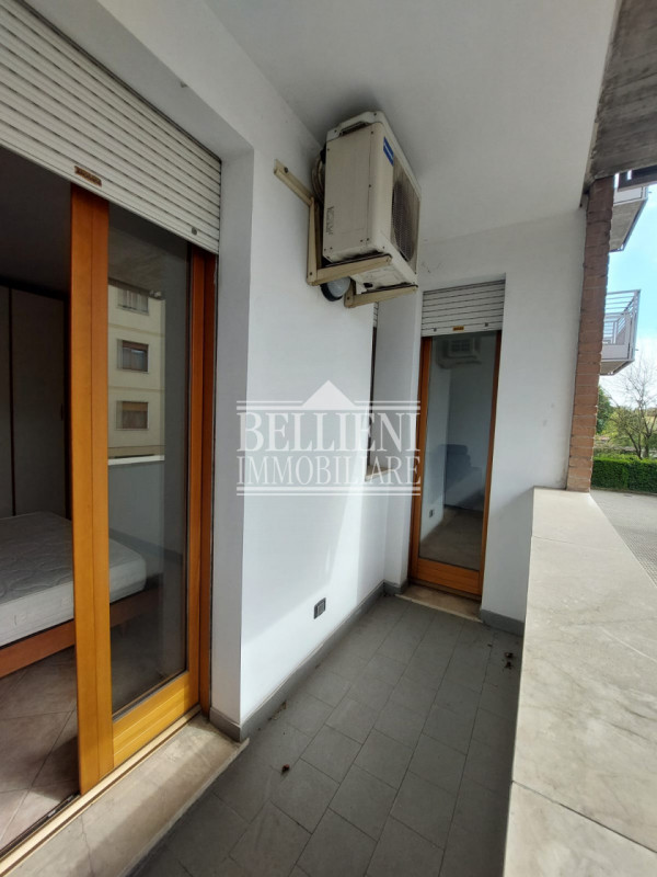 VIALE CRISPI: Grazioso mini situato in zona ben servita, inserito in un condominio di recente cos...