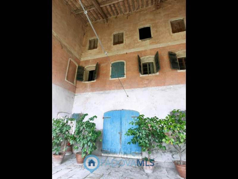 Immobile in esclusiva al Gruppo Padova MLS
ROVOLON - Bastia - In una posizione residenziale strat...