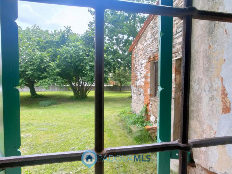 Immobile in esclusiva al Gruppo Padova MLS
ROVOLON - Bastia - In una posizione residenziale strat...