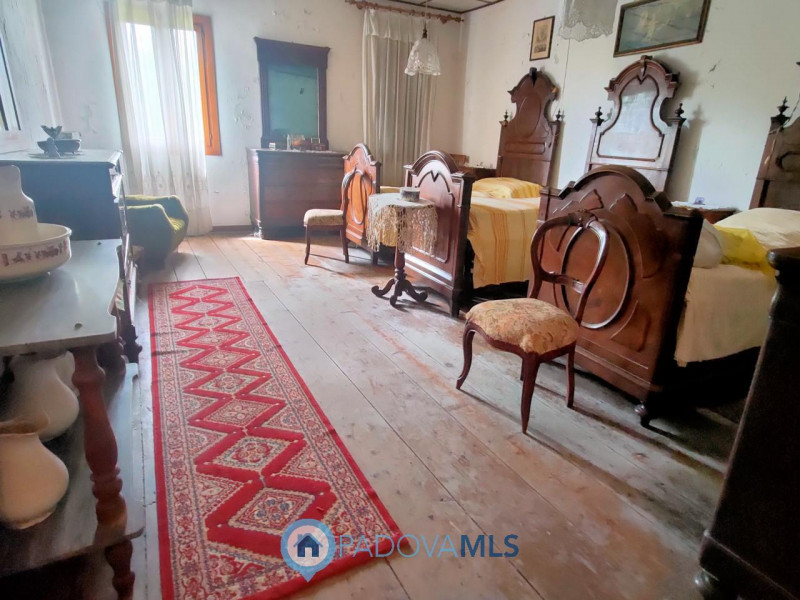 Immobile in esclusiva al Gruppo Padova MLS
ROVOLON - Bastia - In una posizione residenziale strat...