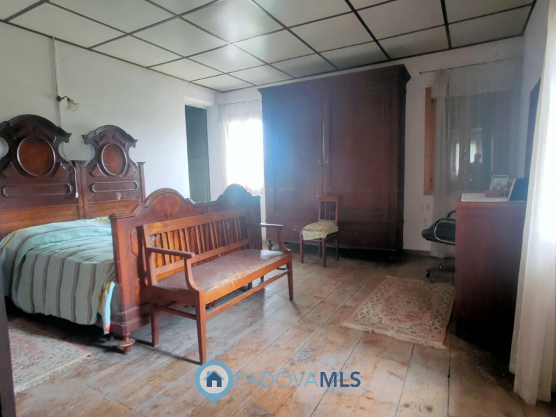 Immobile in esclusiva al Gruppo Padova MLS
ROVOLON - Bastia - In una posizione residenziale strat...