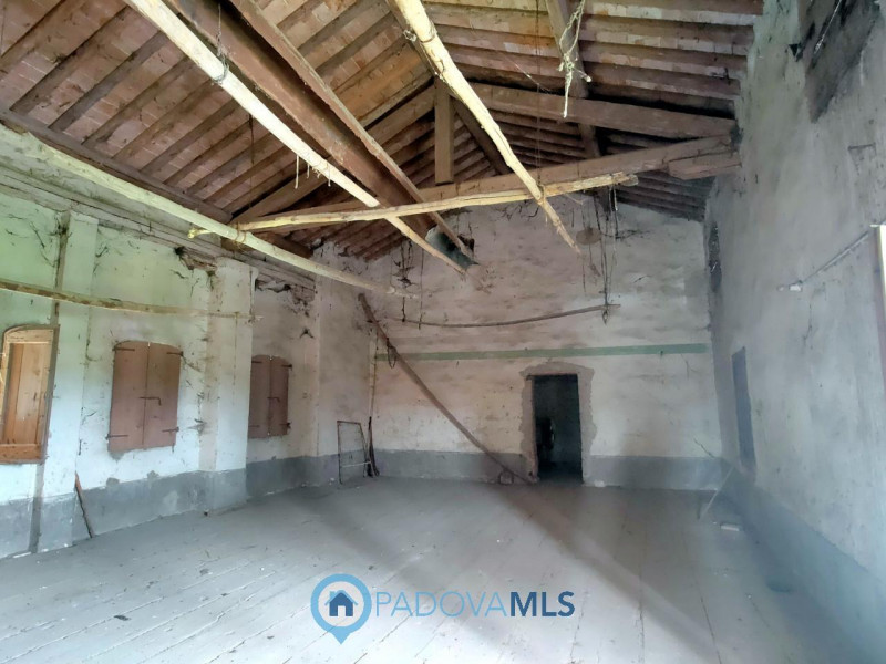 Immobile in esclusiva al Gruppo Padova MLS
ROVOLON - Bastia - In una posizione residenziale strat...