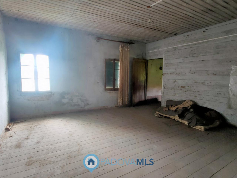 Immobile in esclusiva al Gruppo Padova MLS
ROVOLON - Bastia - In una posizione residenziale strat...