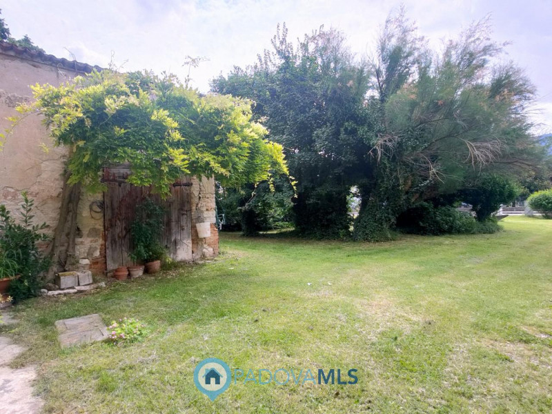 Immobile in esclusiva al Gruppo Padova MLS
ROVOLON - Bastia - In una posizione residenziale strat...