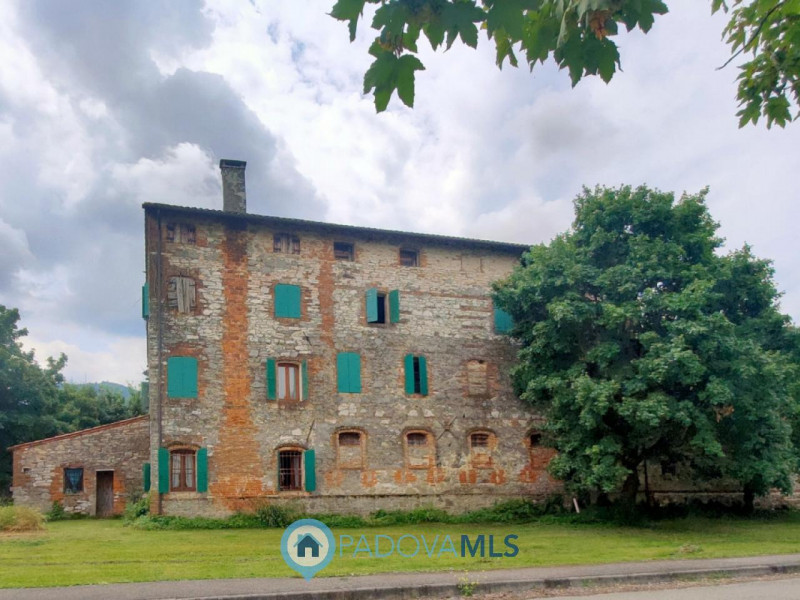 Immobile in esclusiva al Gruppo Padova MLS
ROVOLON - Bastia - In una posizione residenziale strat...