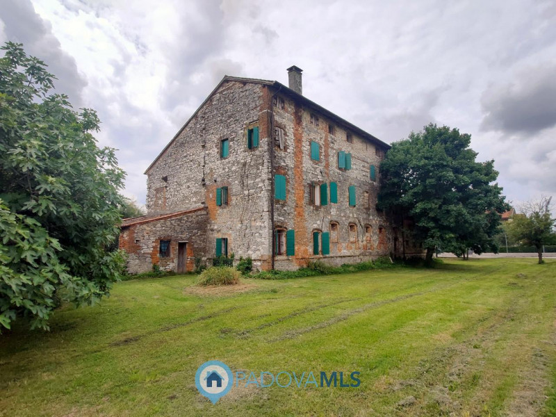 Immobile in esclusiva al Gruppo Padova MLS
ROVOLON - Bastia - In una posizione residenziale strat...